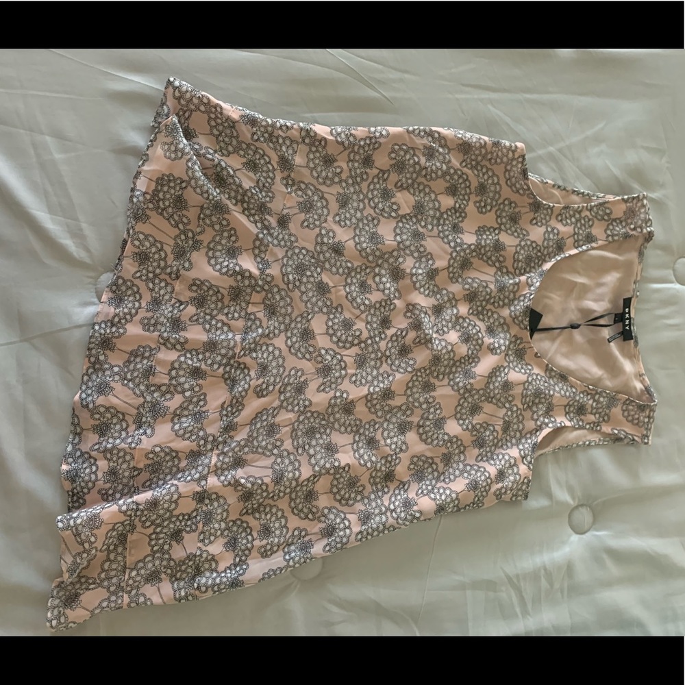 DKNY Rose pink with white flowers